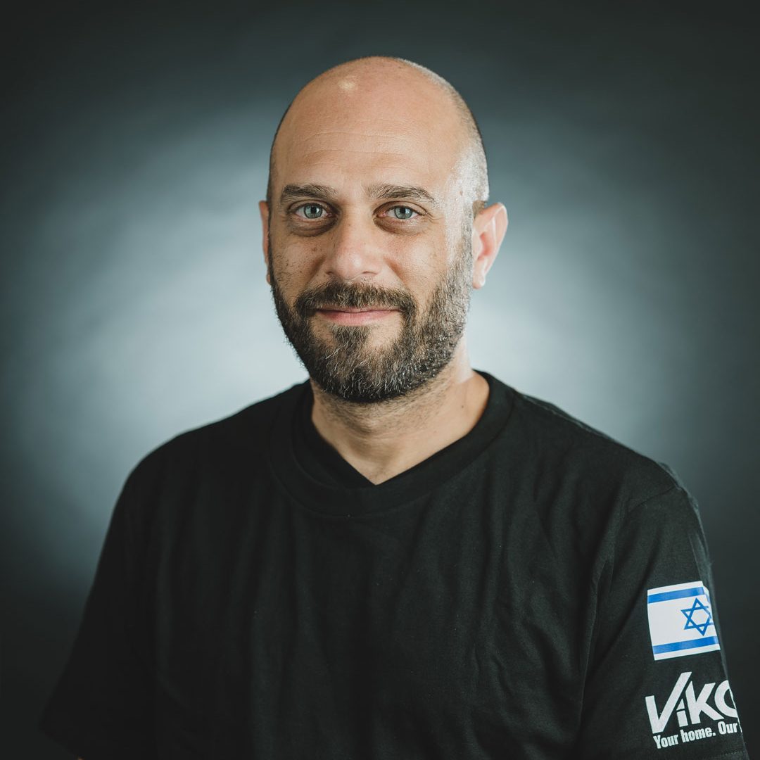 עדי שטרקר